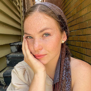 Meet your Posher, Holly